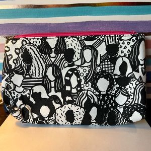 Travel makeup bag